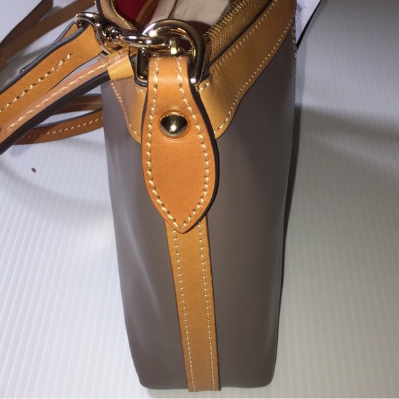 Dooney & Bourke NWT Wexford Pouchette Crossbody in Taupe - Picture 5 of 12